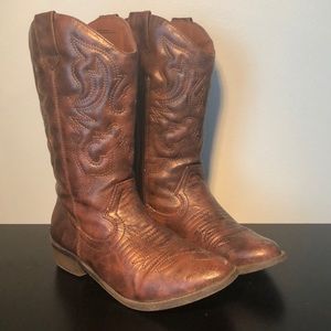 COWGIRL BOOTS